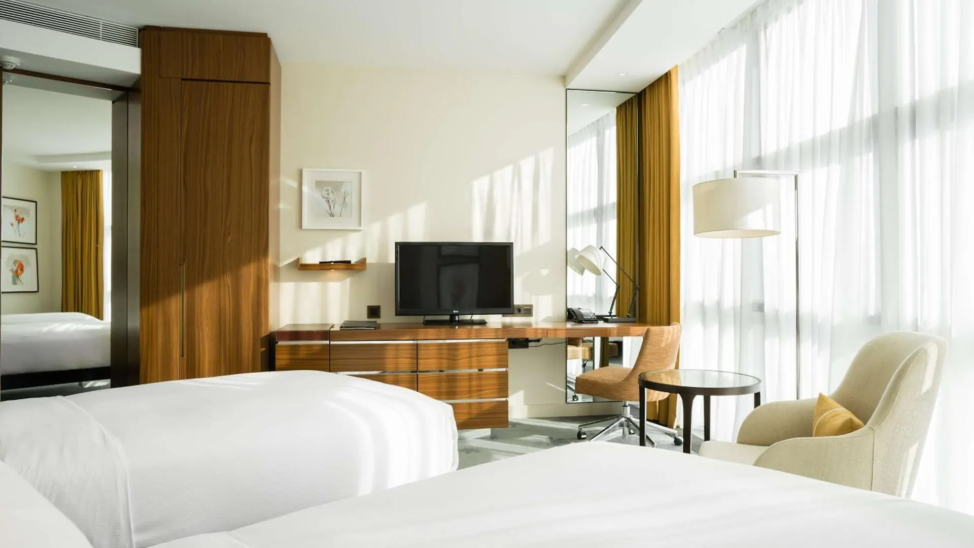 מלון Hilton קייב 5*,