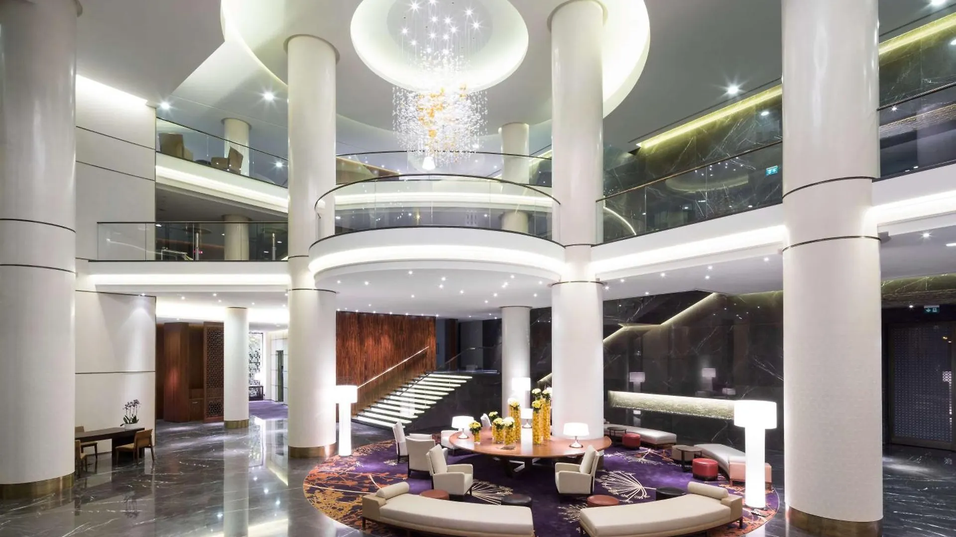 מלון Hilton קייב 5*,