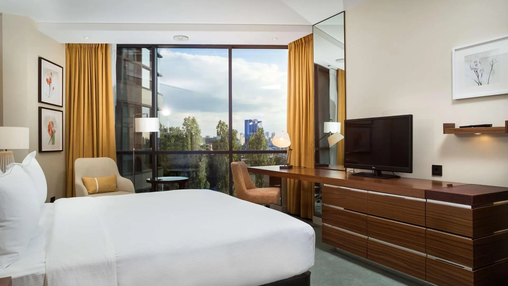 Hilton Kyiv Hotel 5*,  Oekraïne